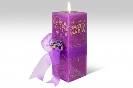 Espelma personalitzada per bateig · 21,5 cm · Color Lila