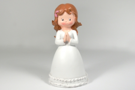 Nena de Comunió con vestido blanco