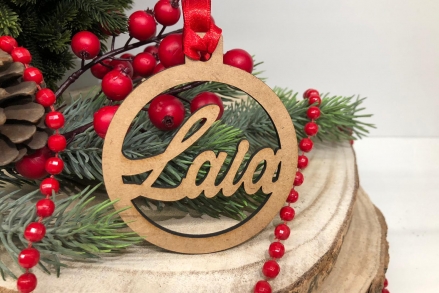 Bola de Navidad de madera con nombre